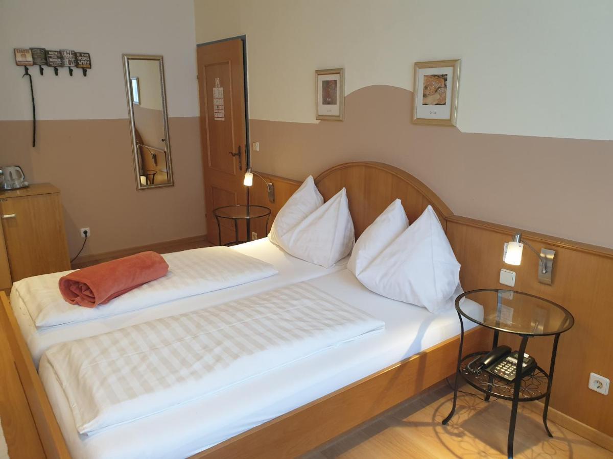 Hotel Pension Alte Muehle Klosterneuburg Buitenkant foto