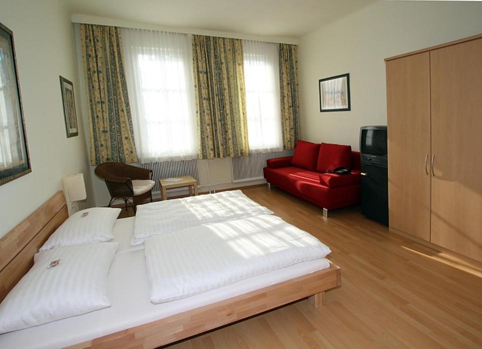 Hotel Pension Alte Muehle Klosterneuburg Buitenkant foto